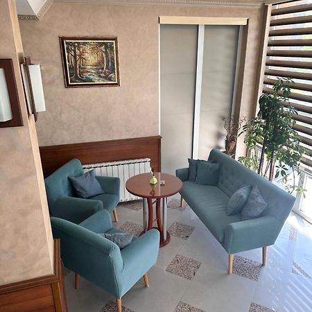 Hotel New Milenium Lukavac Екстер'єр фото