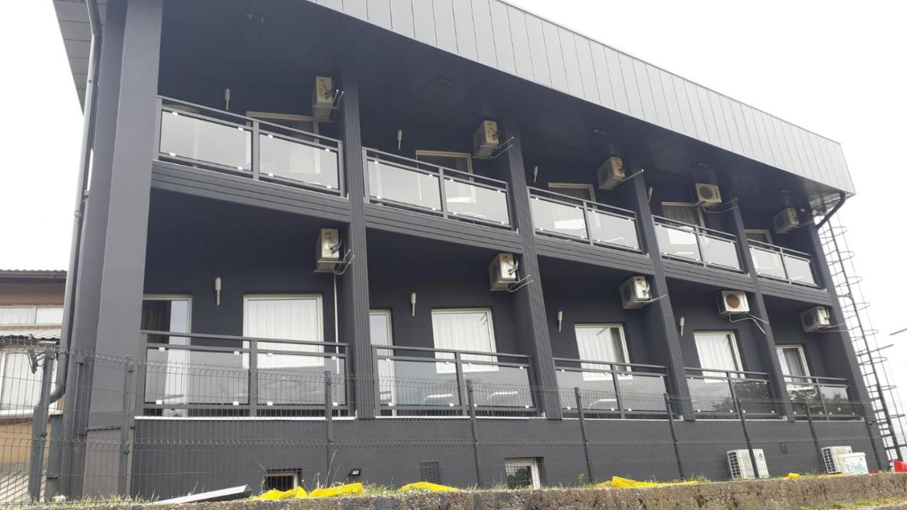 Hotel New Milenium Lukavac Екстер'єр фото