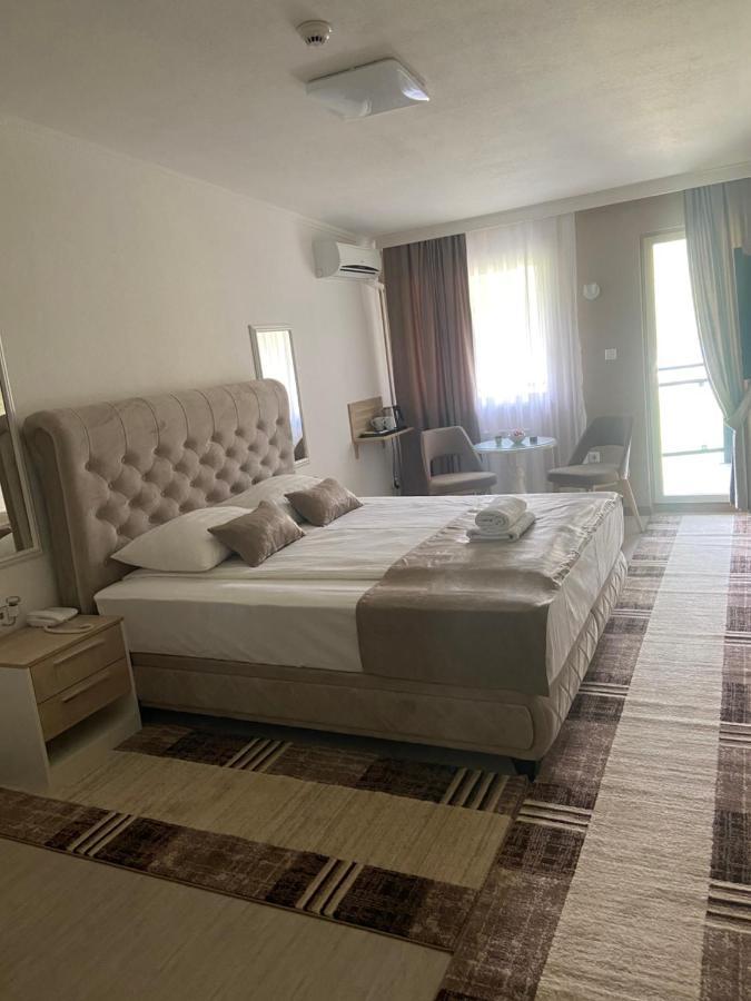 Hotel New Milenium Lukavac Екстер'єр фото