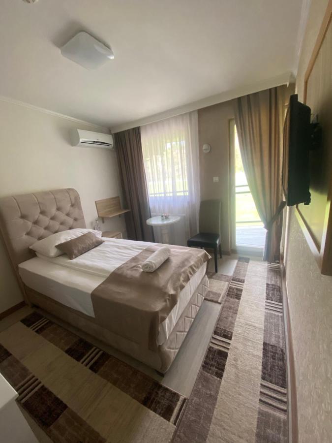 Hotel New Milenium Lukavac Екстер'єр фото