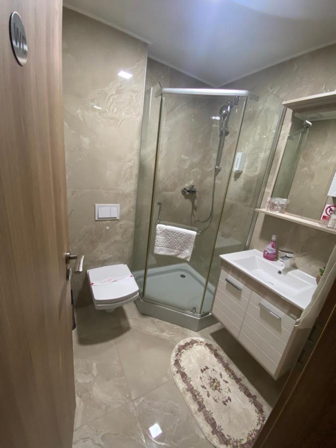 Hotel New Milenium Lukavac Екстер'єр фото