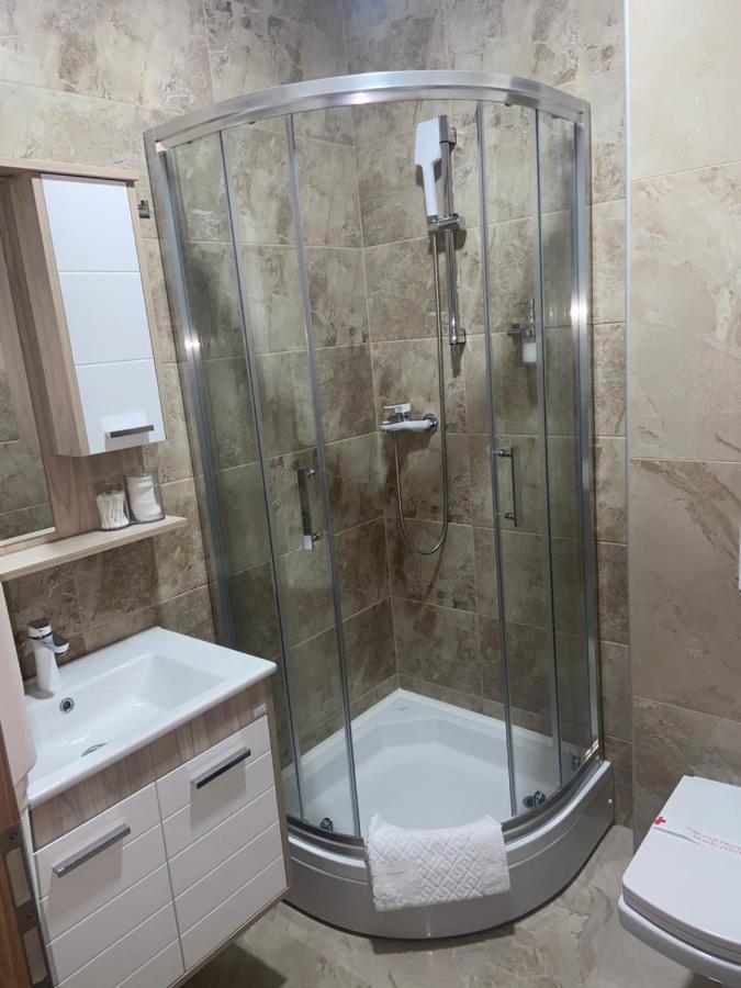 Hotel New Milenium Lukavac Екстер'єр фото