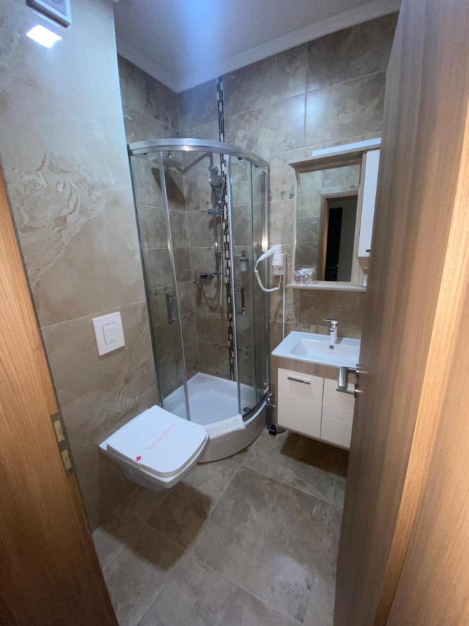 Hotel New Milenium Lukavac Екстер'єр фото