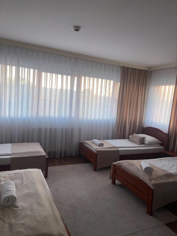 Hotel New Milenium Lukavac Екстер'єр фото
