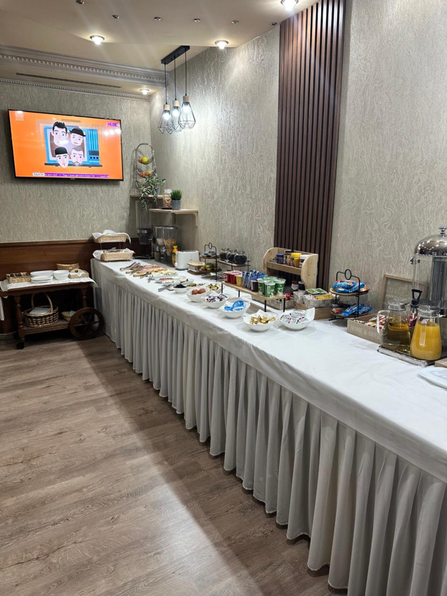 Hotel New Milenium Lukavac Екстер'єр фото