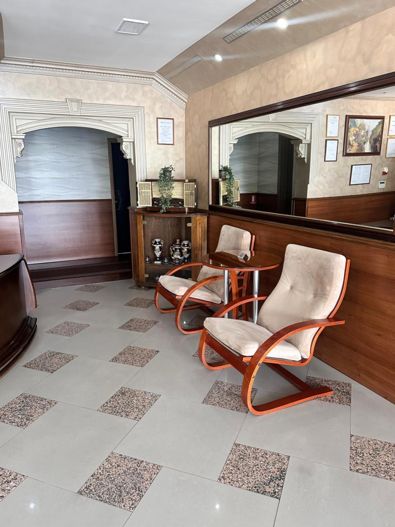 Hotel New Milenium Lukavac Екстер'єр фото