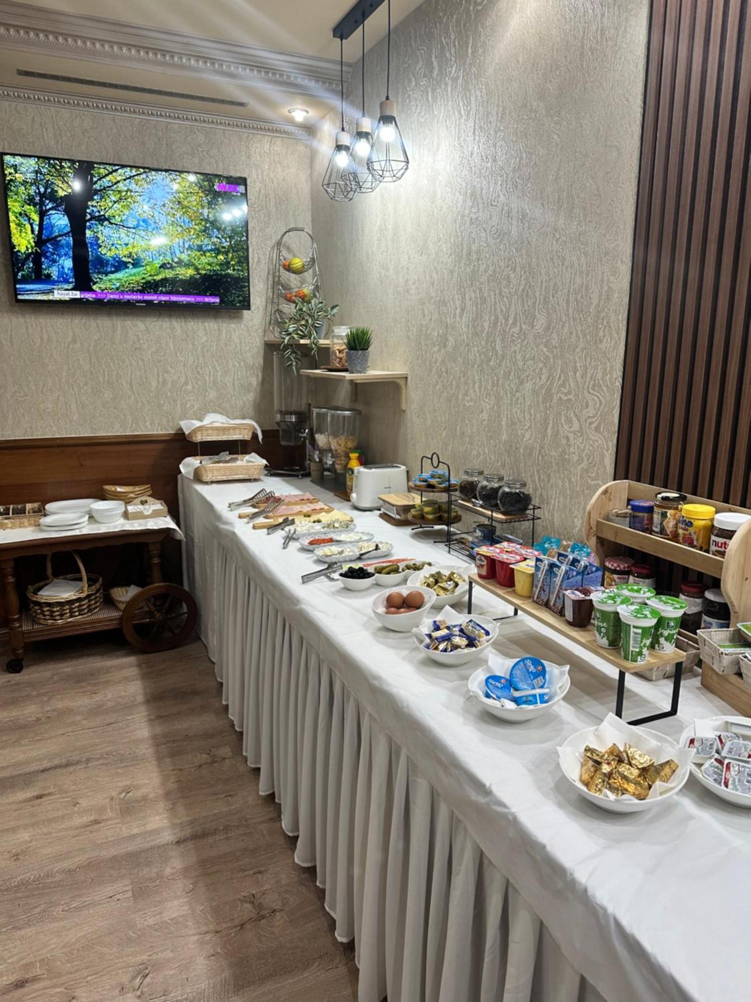 Hotel New Milenium Lukavac Екстер'єр фото