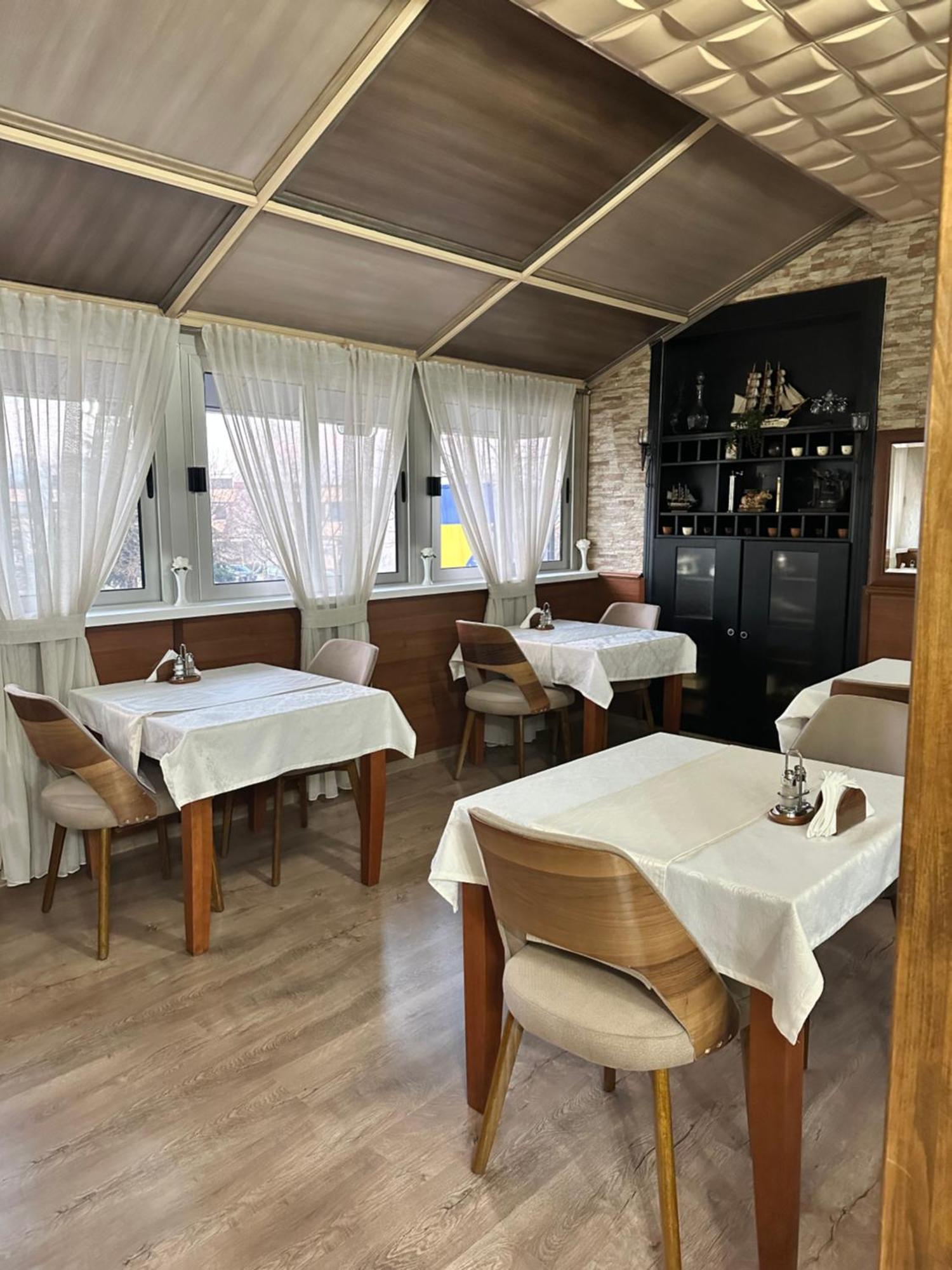 Hotel New Milenium Lukavac Екстер'єр фото