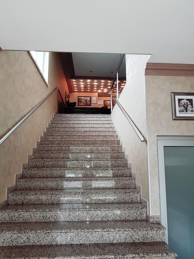 Hotel New Milenium Lukavac Екстер'єр фото