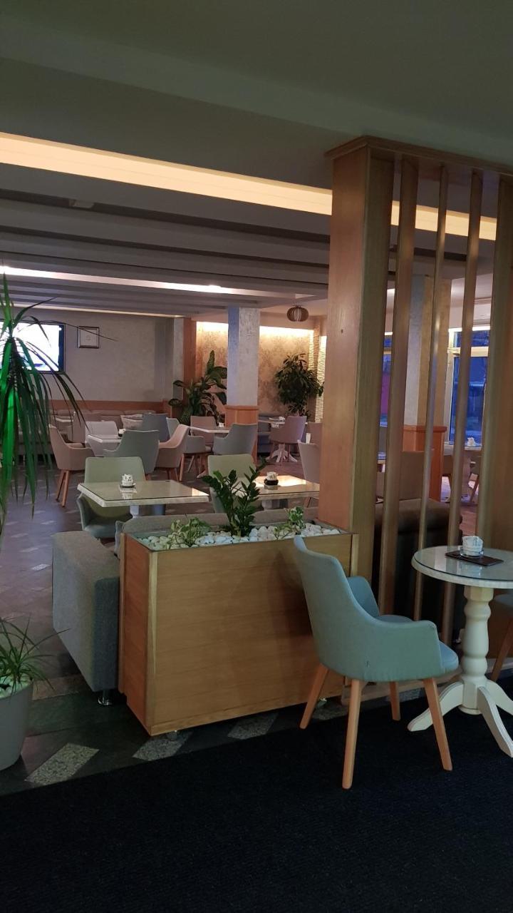 Hotel New Milenium Lukavac Екстер'єр фото