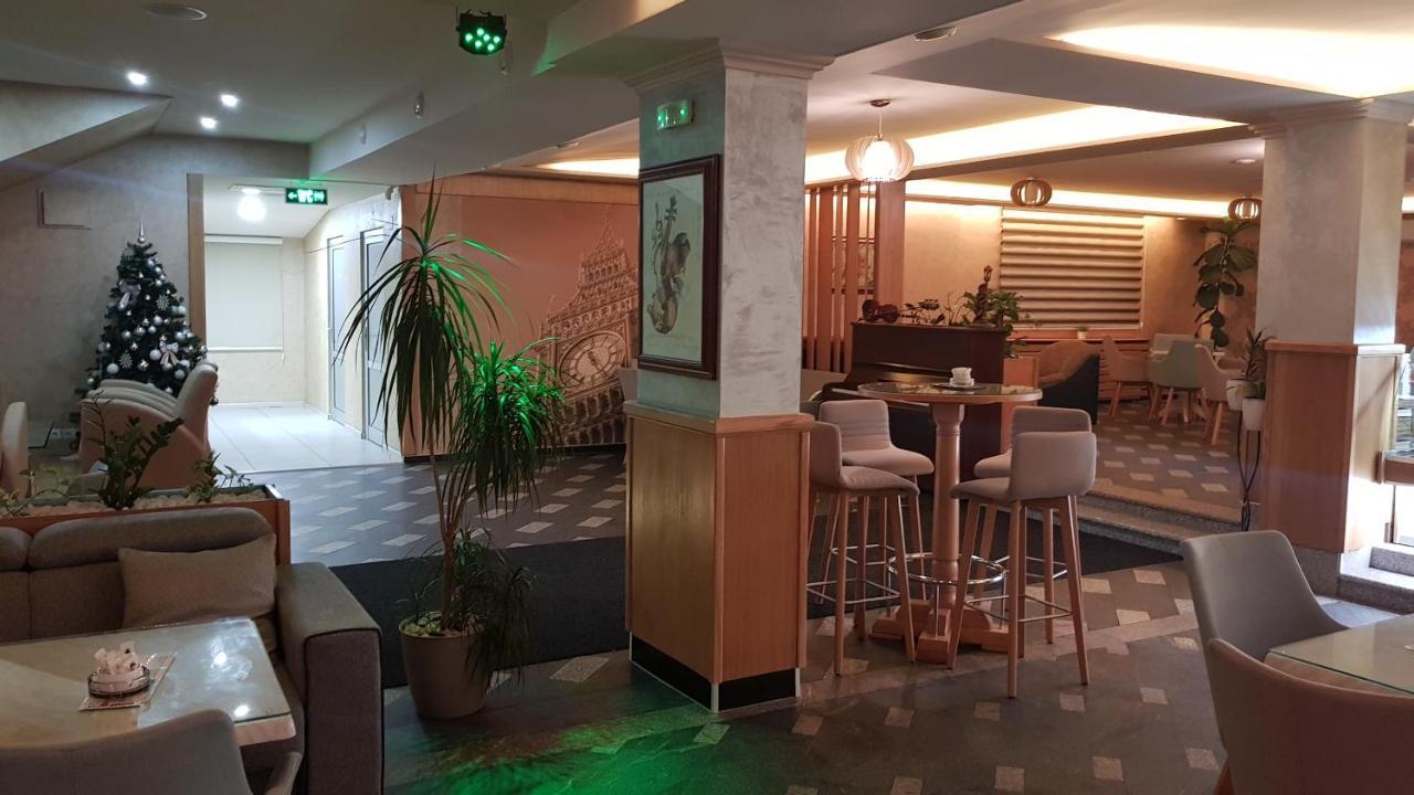 Hotel New Milenium Lukavac Екстер'єр фото