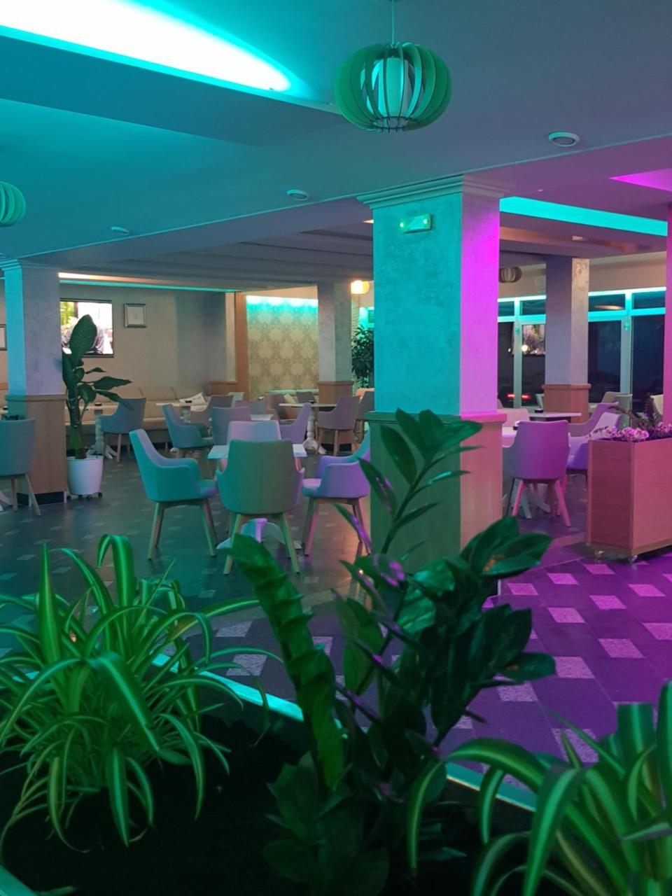 Hotel New Milenium Lukavac Екстер'єр фото